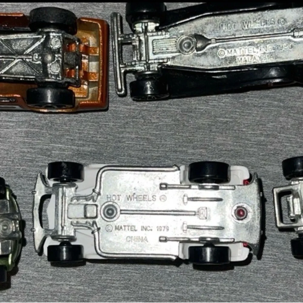 Lot Of 5 Hot Wheels Car Toys Vicky, Midnight Otto, Mustang, Bugatti
